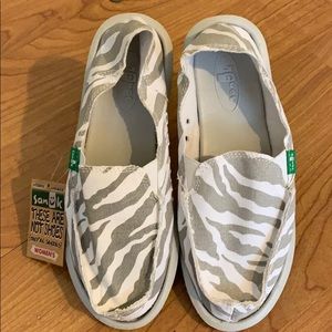 NWT Sanuk I’m Game Slip on Shoes